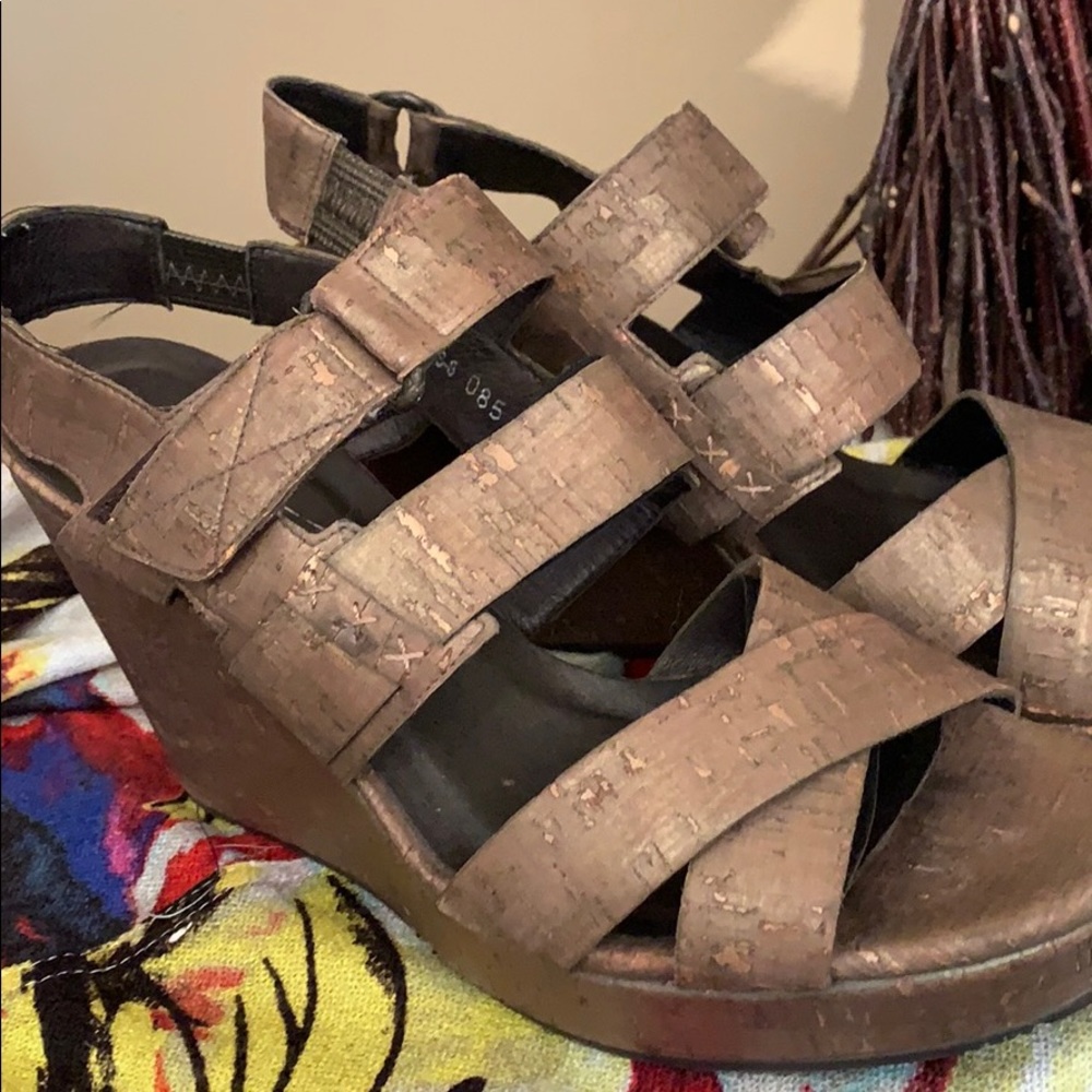 DONALD J PLINER WEDGIES